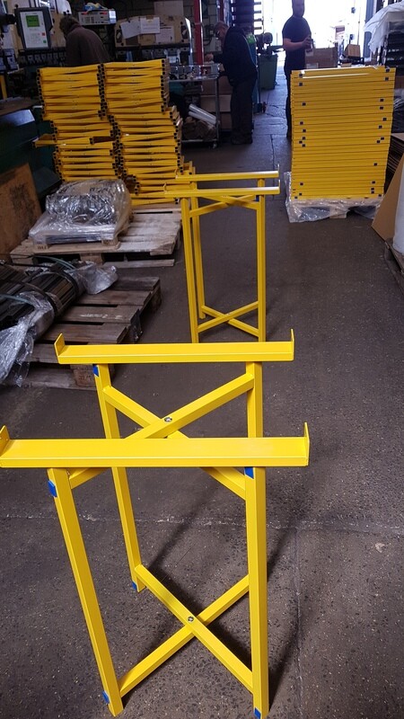 Material's Platform Ski's 1 Pair (2 Ski's)